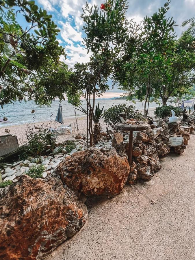Step To The Sea Apartment Nea Karvali Luaran gambar